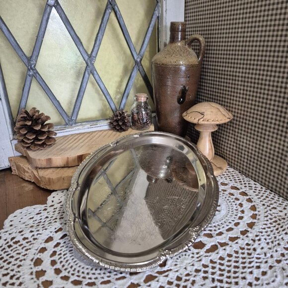 Vintage Silver-toned Serving Tray with FREE Silver Bread Basket - Picture 4 of 16